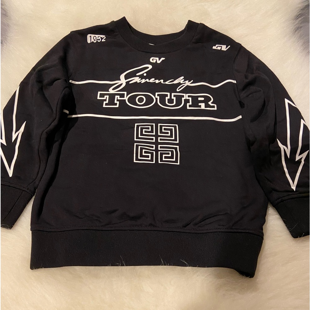 Authentic Givenchy sweatshirt size 4T excellent condition practically new